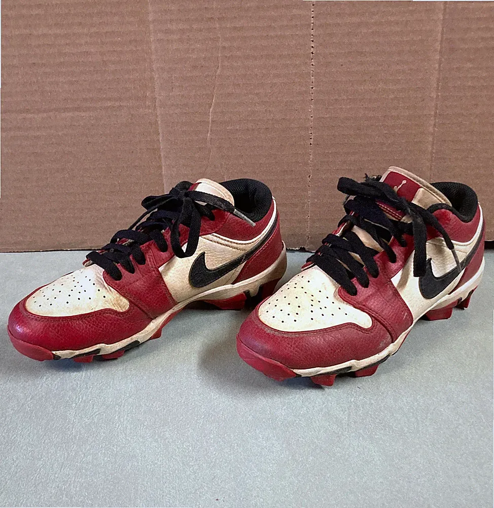 Nike Air Jordan Boys/Youth Chicago Red/White/Black Baseball Cleats Shoes ~Sz 6.5
