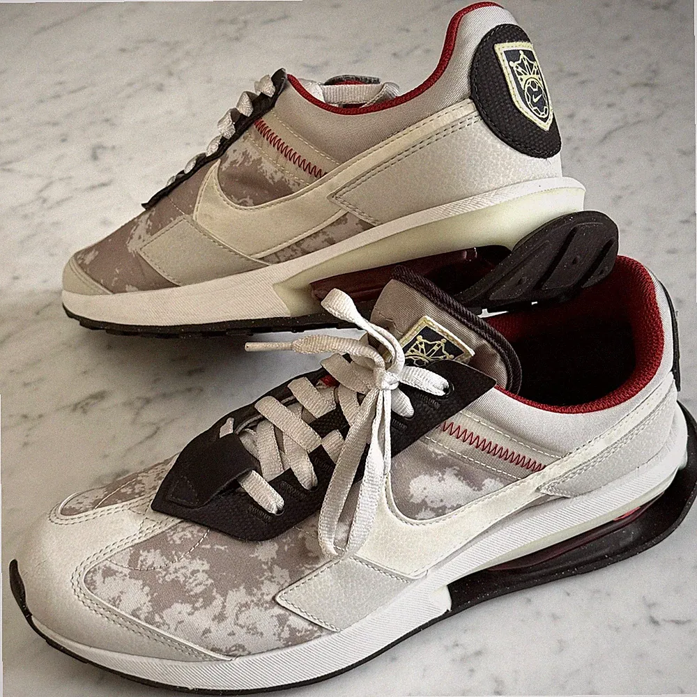 Nike Air Max Pre-Day Social FC Soccer Running Shoes - Mens 9 Clean - DQ4067-200