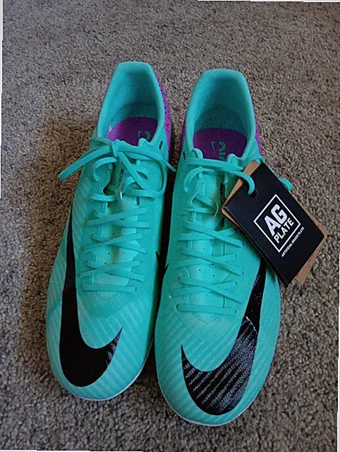 Nike Air Zoom Mercurial Men’s Low Top Lace-Up Soccer Cleats Green/Purple