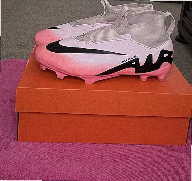 Nike Air Zoom Mercurial Superfly 9 MG Academy Cleats 5Y - W 6.5