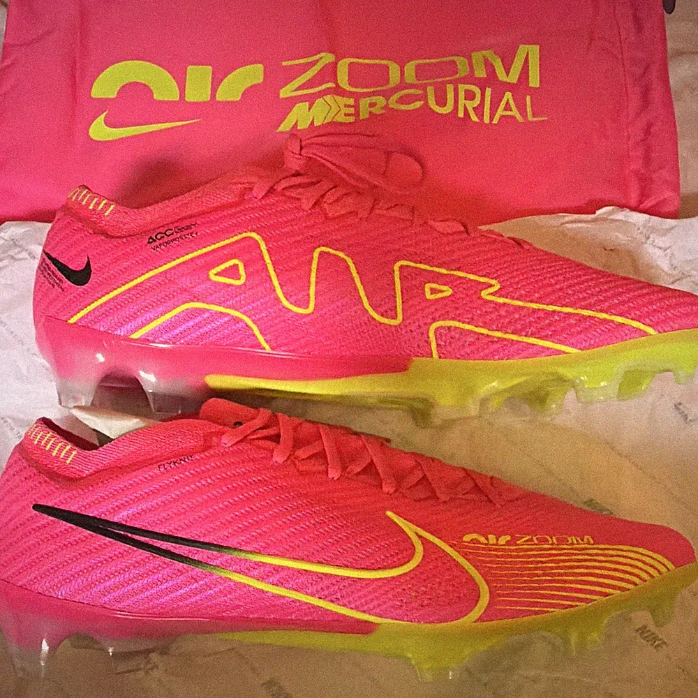 Nike Air Zoom Mercurial Vapor 15 Elite Pink Soccer Cleats, Mens US Size 13