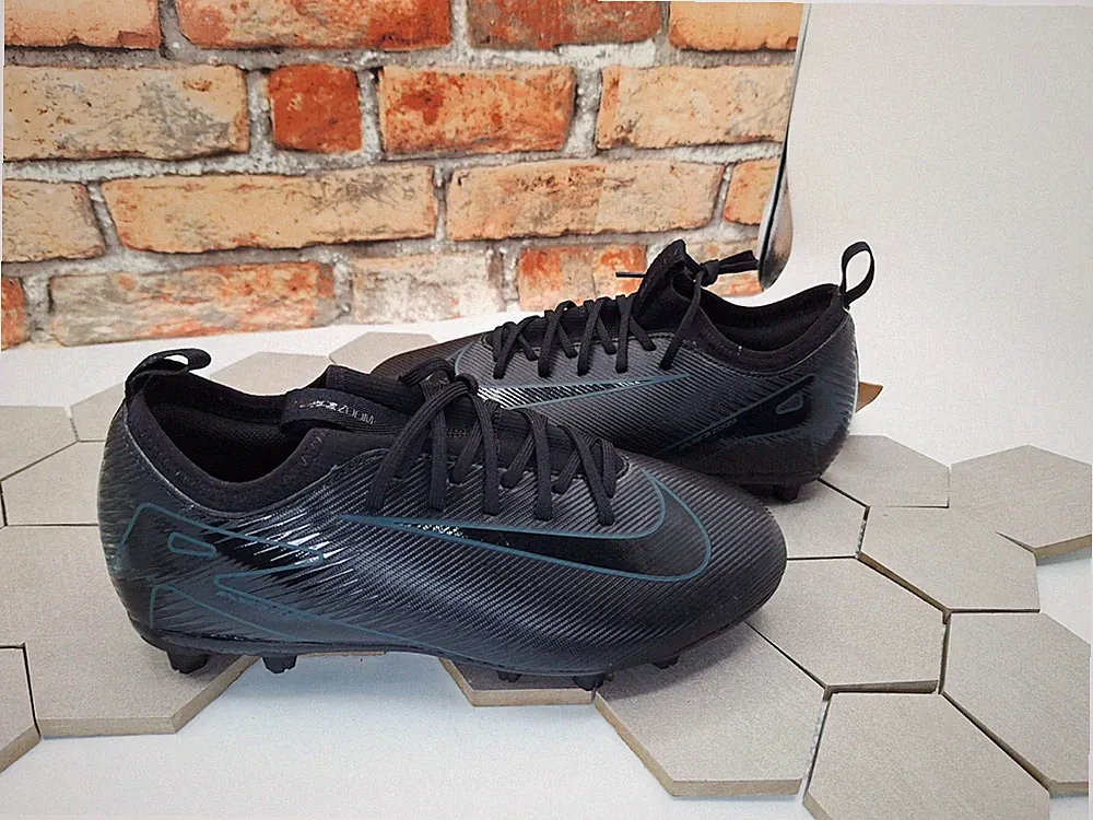 Nike Air Zoom Mercurial Vapor 16 Academy HG Triple Black Soccer Cleats Boys Sz 5