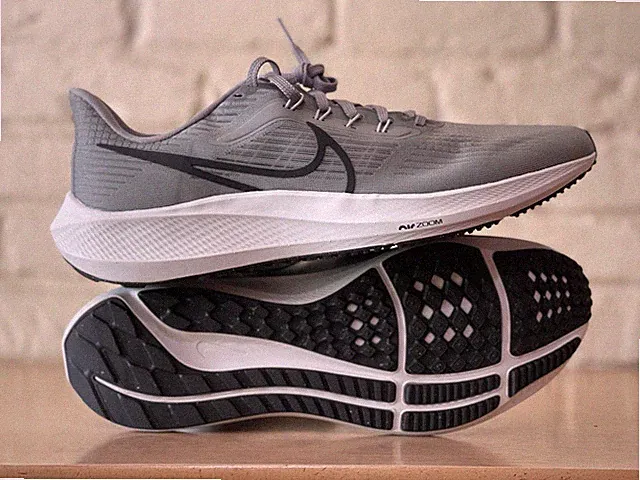 Nike Air Zoom Pegasus 39 Men 11.5 Gray White Athletic Running Shoes DH4071-005