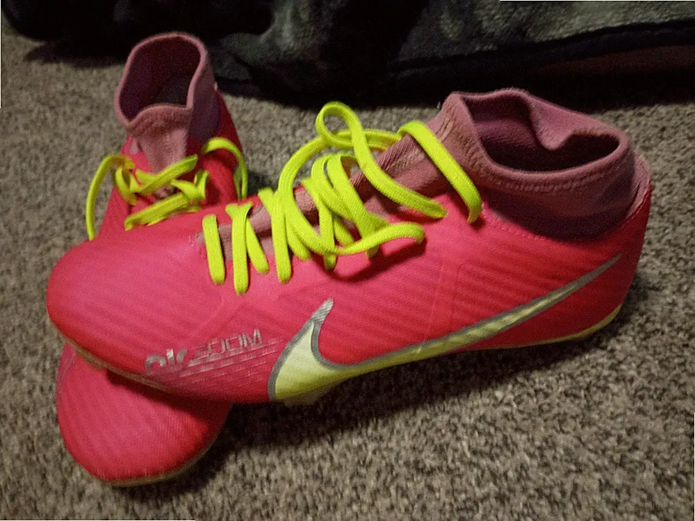 Nike Air Zoom Pink Yellow Plastic Soccer Cleats Mid Top size 7