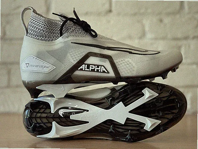 Nike Alpha Menace Elite 3 Ghost White Football Cleats CT6648-100 Men Size 12.5