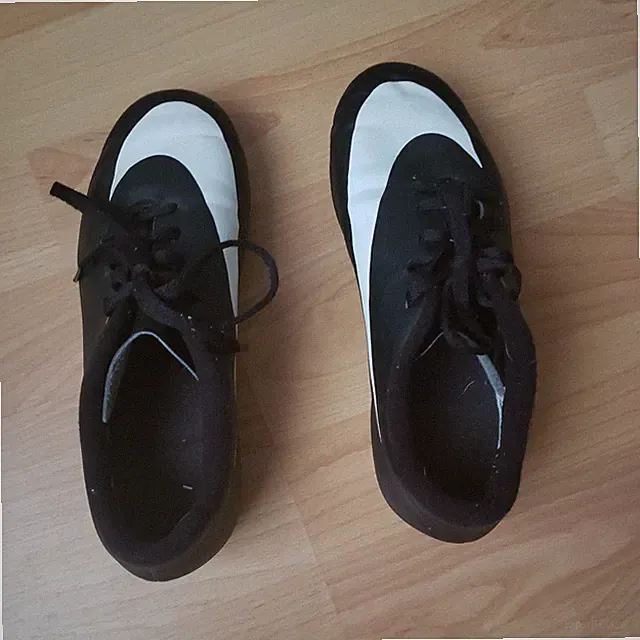 Nike Better World Unisex Black & White Soccer Shoes Size 3years