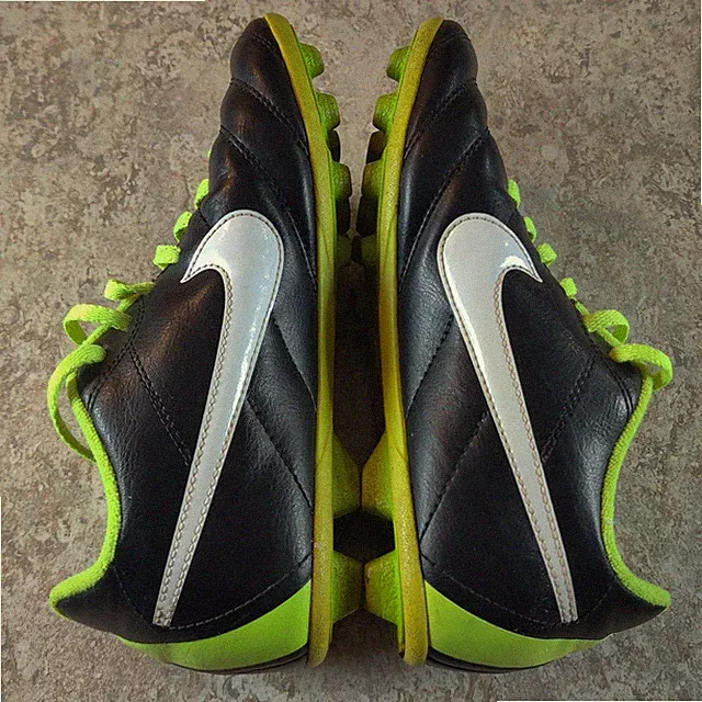 NIKE Black Green Yellow Soccer Cleats Youth Size US 4Y Shoes 509035-013