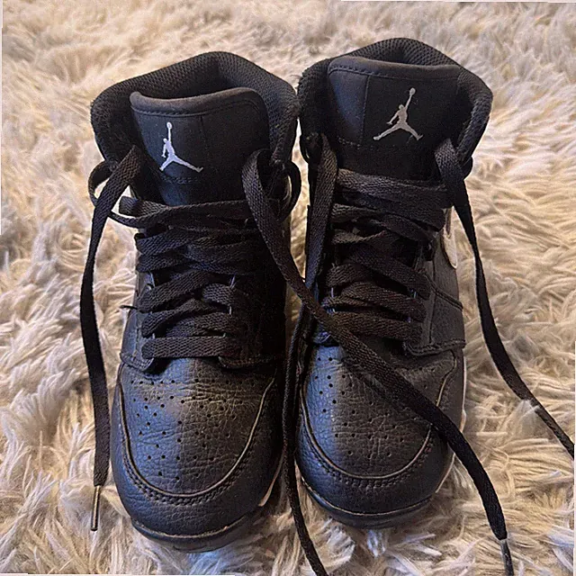 Nike Black Jordan 1 MID 1.5 Youth Football Cleats YOUTH