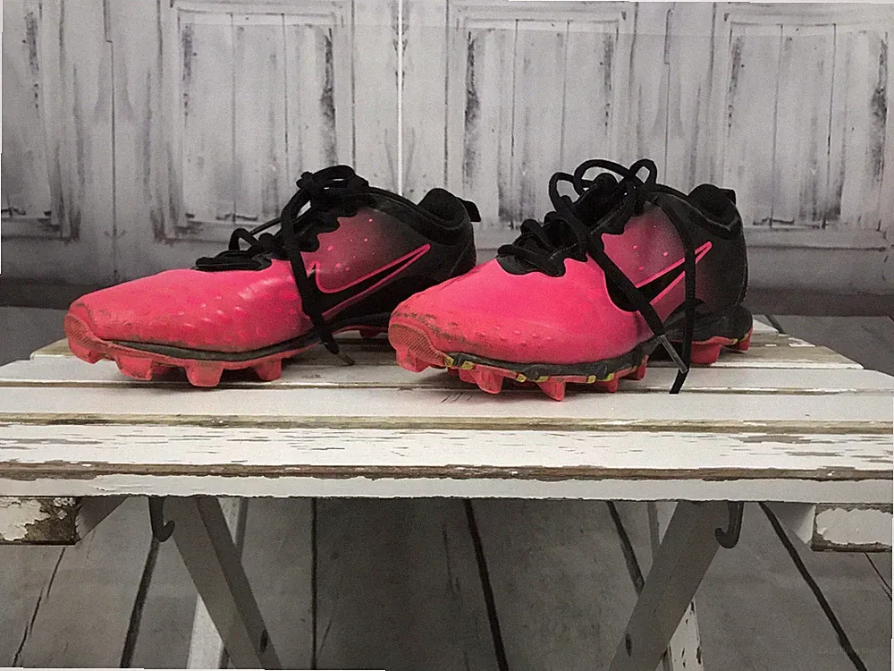 Nike Black Pink Womens Soccer Athletic Sport Shoes Cleats 856435-066 Sz. 3.5y