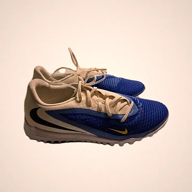 Nike Blue White Yellow Lace Up Rubber Soccer Low Top Athletic Sneakers for Men