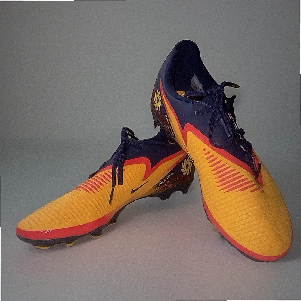 Nike Boys Soccer Cleats Size 8 Phantom 6 Low Academy Erling Haaland￼