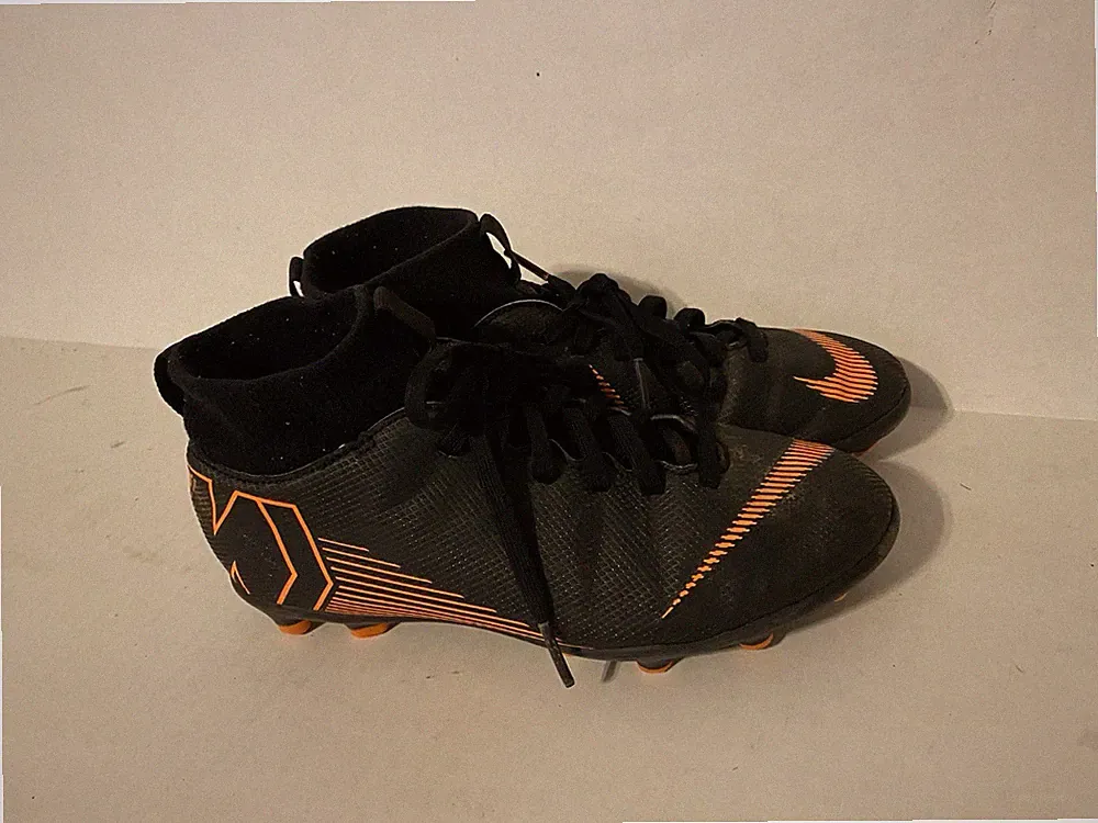 NIKE Boys superfly 6 mercurial ah7339-081 size 2.5Y black/orange soccer cleats