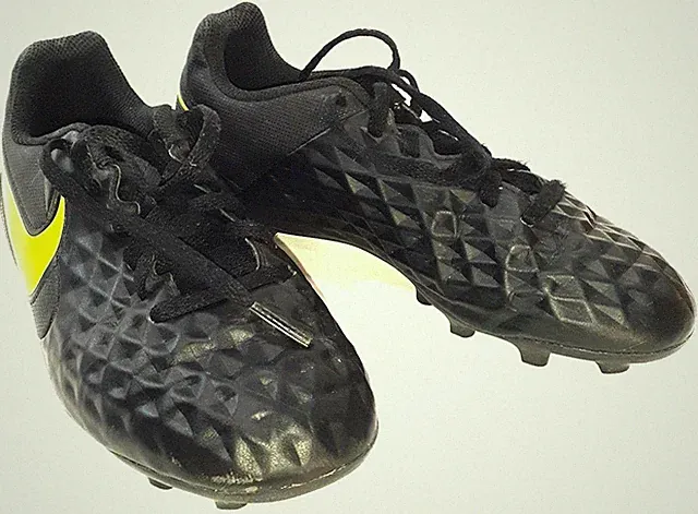 Nike Boys Tiempo Legend 8 Club Black Soccer Cleats Shoes Size 3Y