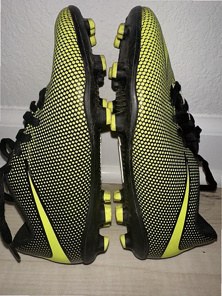 boys soccer cleats size 13