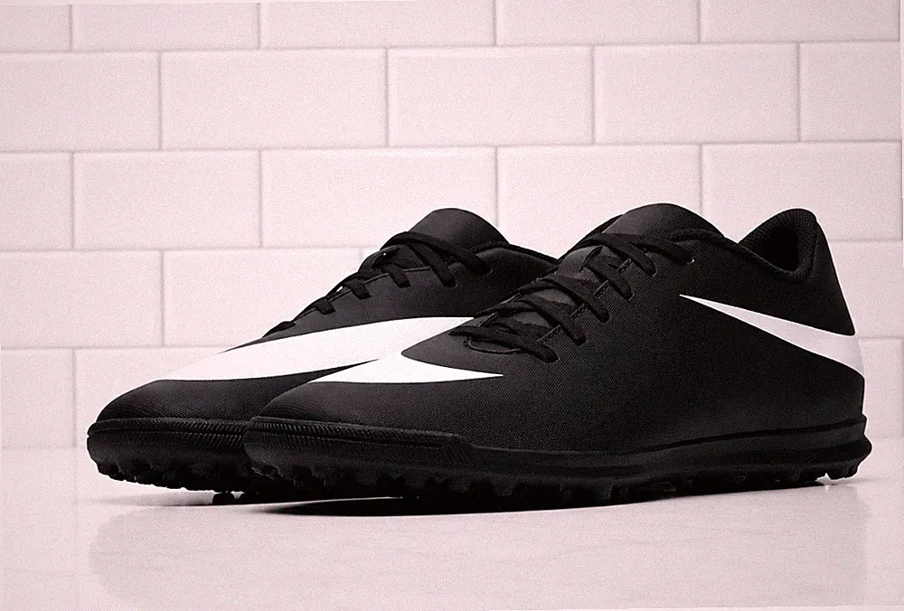 Nike Bravata II TF 844437-001 Men’s Size 9.5 Turf Soccer Shoes Black NWOB