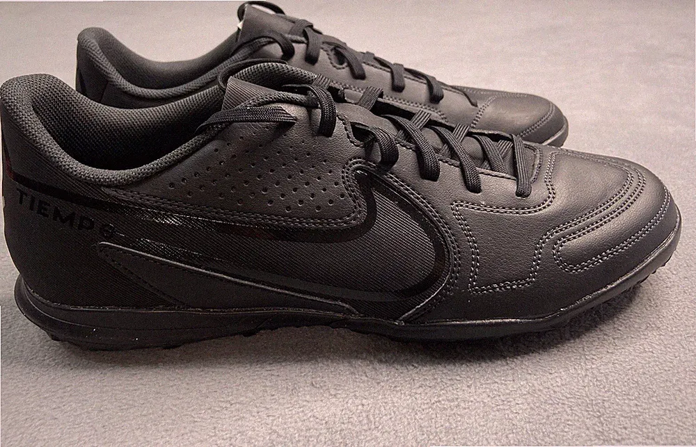 Nike Cleats Mens 10 Legend 9 Academy IC Indoor Soccer Black DA1189-001 Futbol
