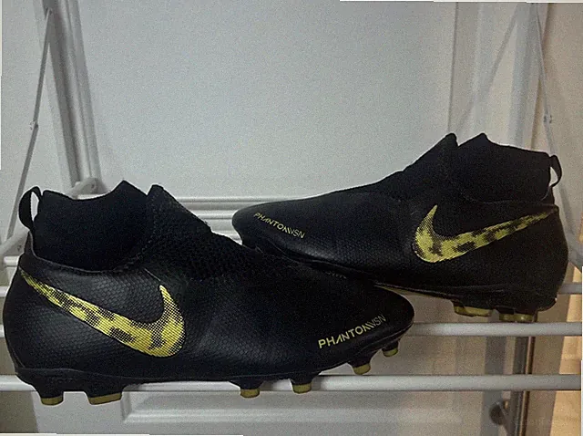 Nike Cleats Phantom Ghost Lace 5.5Y, Soccer