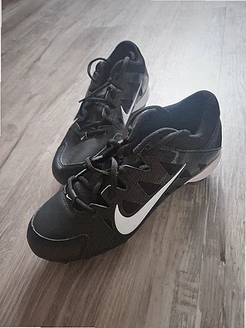 nike cleats soccer or football, size 7.5