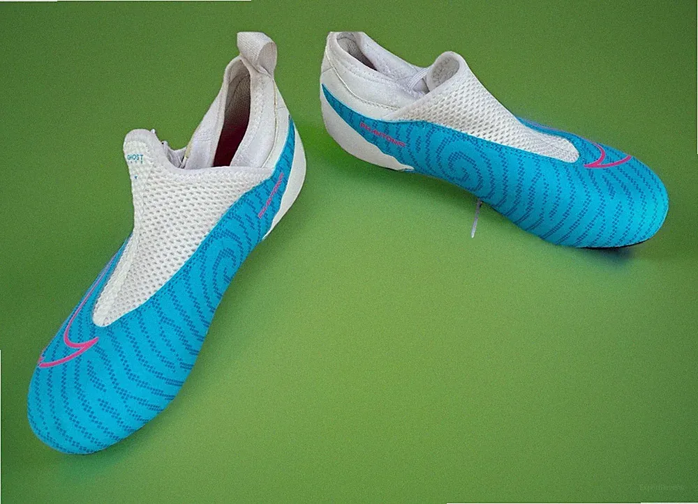 Nike Cleats ⚽️Soccer(turquoise/white/pink)💓|girls Size 3.5Y