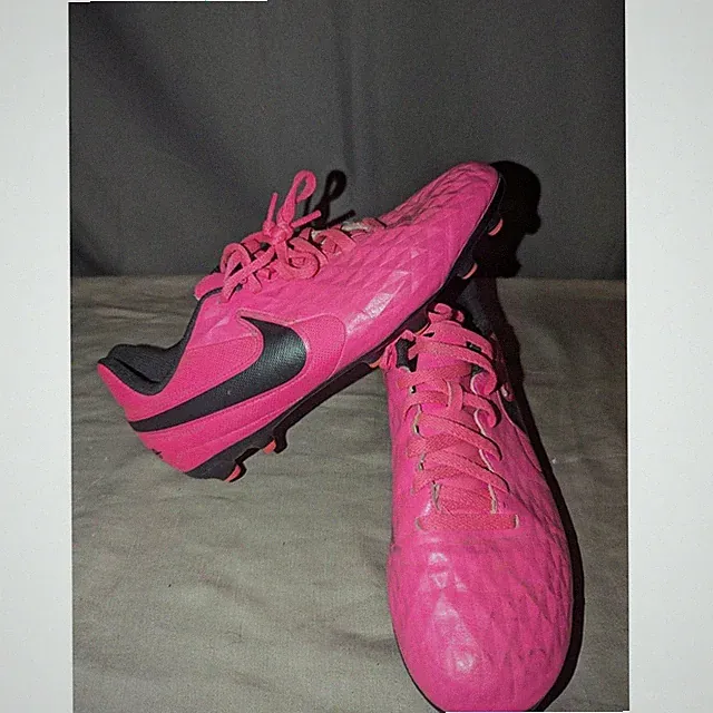 Nike Cleats Youth Girl 6Y Pink Tiempo Legend 8 Club Multi Ground Soccer