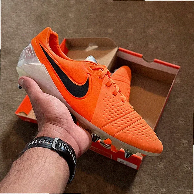 Nike CTR360 Maestri III SG - US 10.5 / UK 9.5 / EU 44.5 (BNIB)