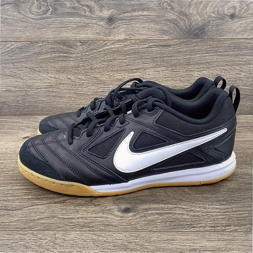 Nike Davinho Indoor Soccer Shoes Youth 6.5 Black White Gum HV9596-001