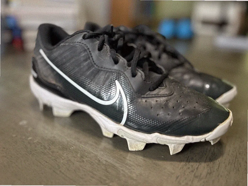 Nike Diamond FastFlex Boys Soccer Cleats Youth Size 7.5