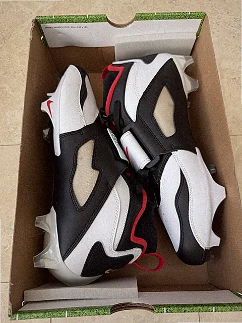 Nike Diamond Turf 93 TD Football Cleats Men’s White Black Red HF5298-100.Size-11