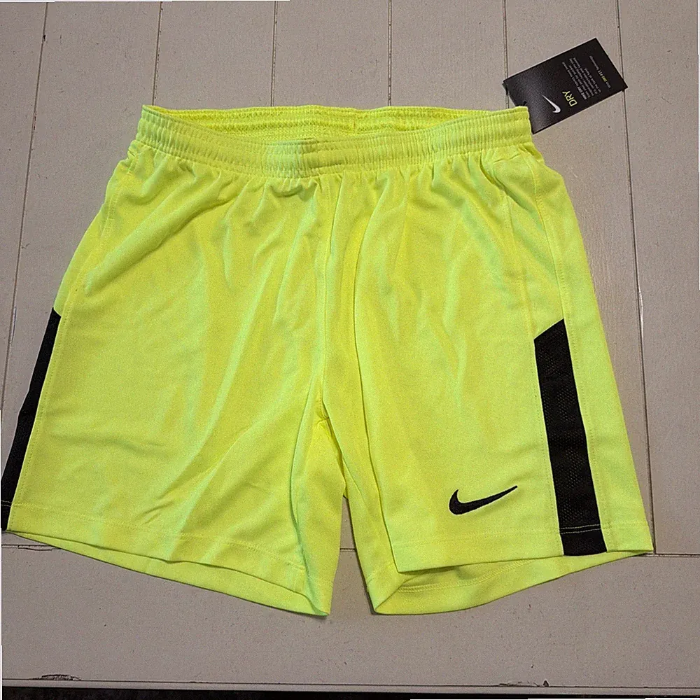 Nike Dri-Fit League Knit II Women's soccer shorts Small BV6858-702 Yellow Black