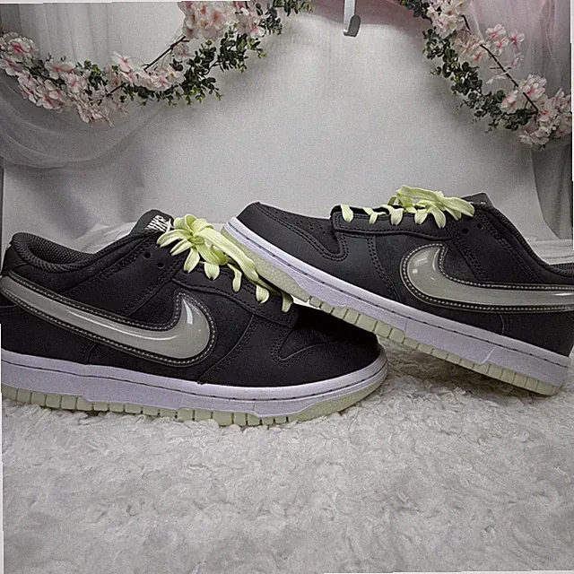 Nike Dunk Low GS Glow in the Dark Charcoal Size 5 Youth