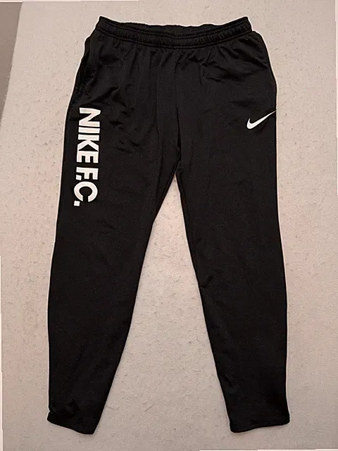 Nike FC Soccer Training Sweatpants Men’s Size L Dri-Fit Joggers GREAT CONDITION