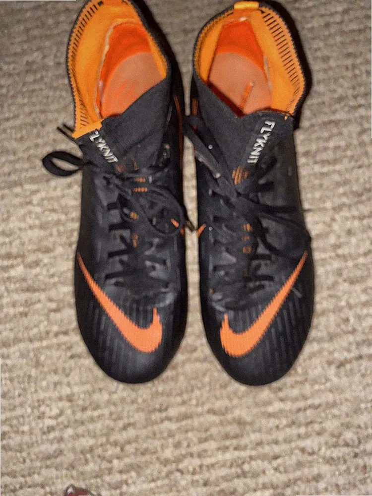 Nike Fly Knit Soccer Cleats Size 5.5 Black Orange