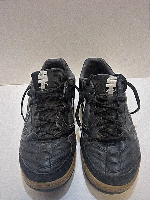 Nike Gato 5 Men’s Size 10 Indoor Soccer Sneakers Black/White/Brown 415123-001