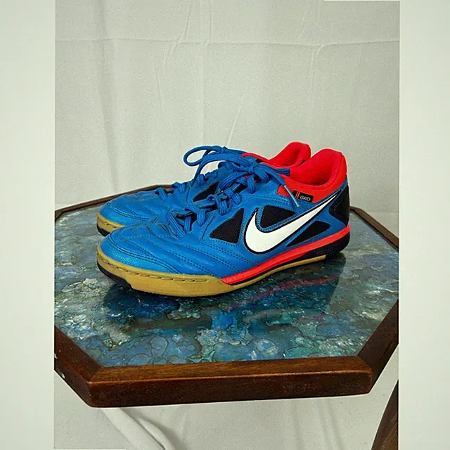 Nike Gato IC Indoor Soccer Shoes Blue Red Gum Sole Men's Size 7