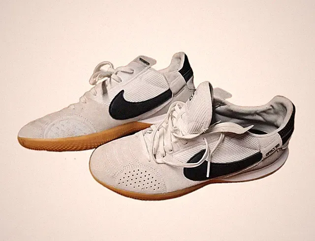 Nike Gato Indoor Soccer Shoes Flats White Black Swoosh HV5759-100 Mens Size 9