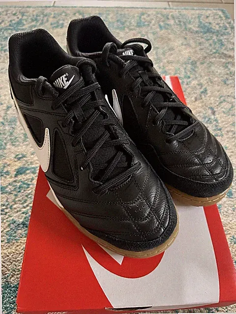 Nike Gato Indoor Soccer Shoes HQ6019-001 Size 9.5 Mens Jcrew Edition CP797
