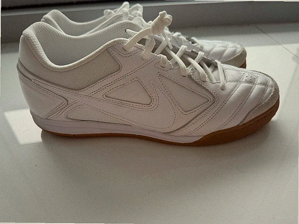 Nike Gato Indoor Soccer Shoes (White Gum)