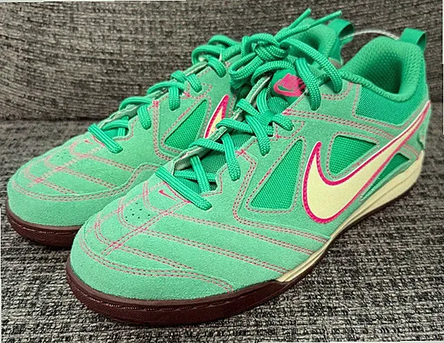 Nike Gato LV8 Big Kids' Shoes Stadium Green Hyper Pink Burgundy Crush Size 6.5Y