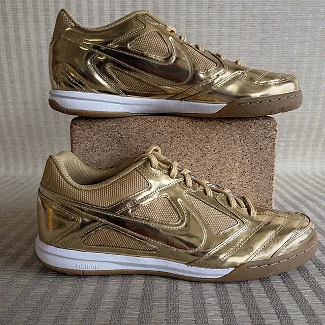 Nike Gato LV8 Indoor Soccer Shoes Mens 8.5 Womens 10 Metallic Gold IB3566-700