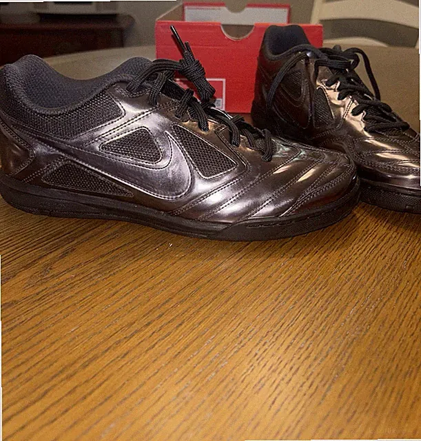 Nike Gato Men's Indoor Soccer Shoes