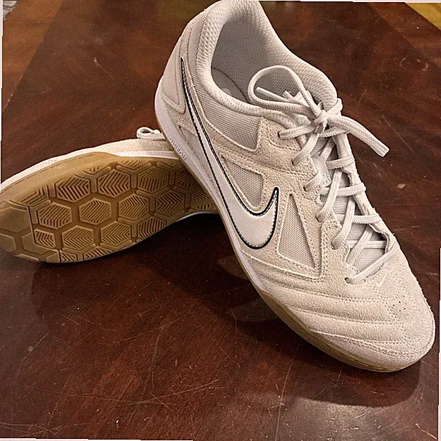 Nike Gato Mens Size 10.5 Indoor Soccer Shoes Grey White Gym Suede HQ6020-002