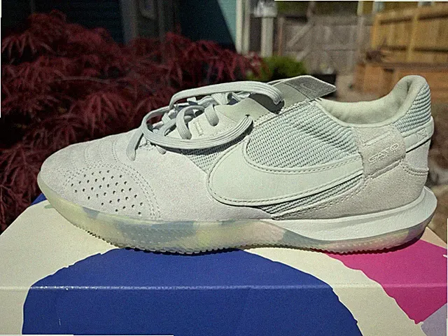 Nike Gato SE Indoor Soccer Shoes – Size 6.5 (New)