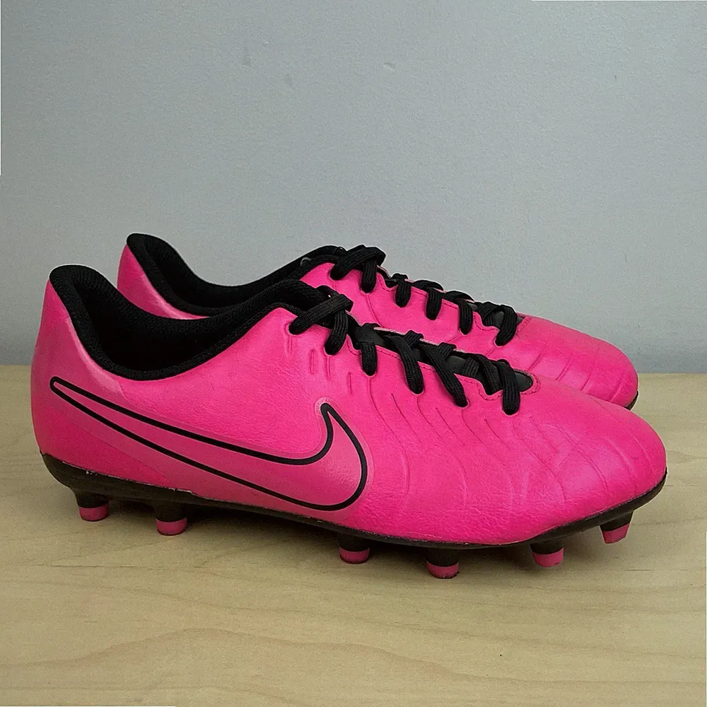 Nike Girls Kids Size 5.5Y Jr. Tiempo Legend Club FG/MG Pink Black Soccer Cleats