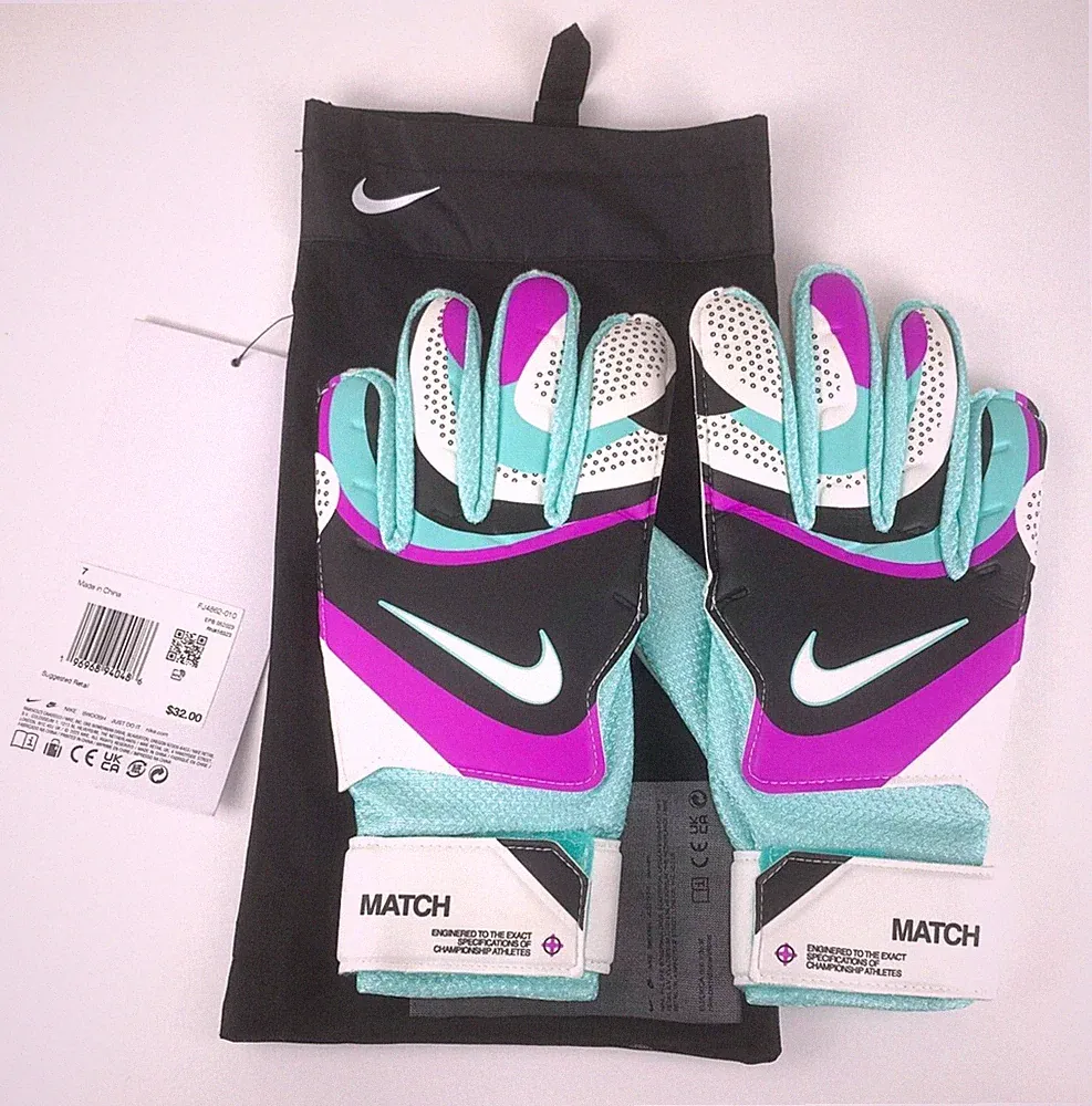 Nike Goalkeeper GK Match Unisex Football / Soccer Gloves NWT FJ4862-010 - Size 7