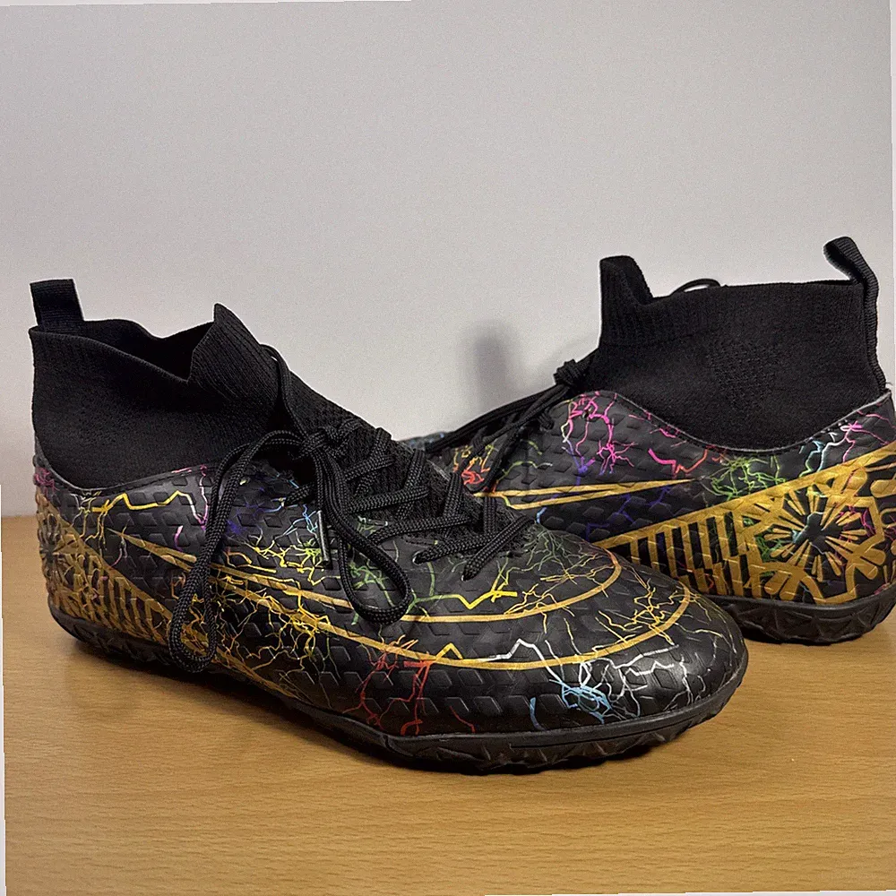 Nike High- Indoor Football/Soccer Cleats – Professional Performance 7.5 (41)