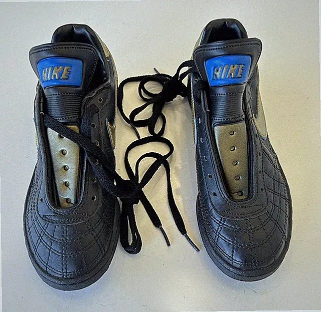 Nike HotSpur 3412 Soccer Turf Shoes w/Box Vintage Rare New Size 4 Black