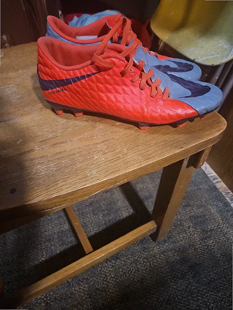 Nike Hyper Venom Soccer Cleats - Size 8.5