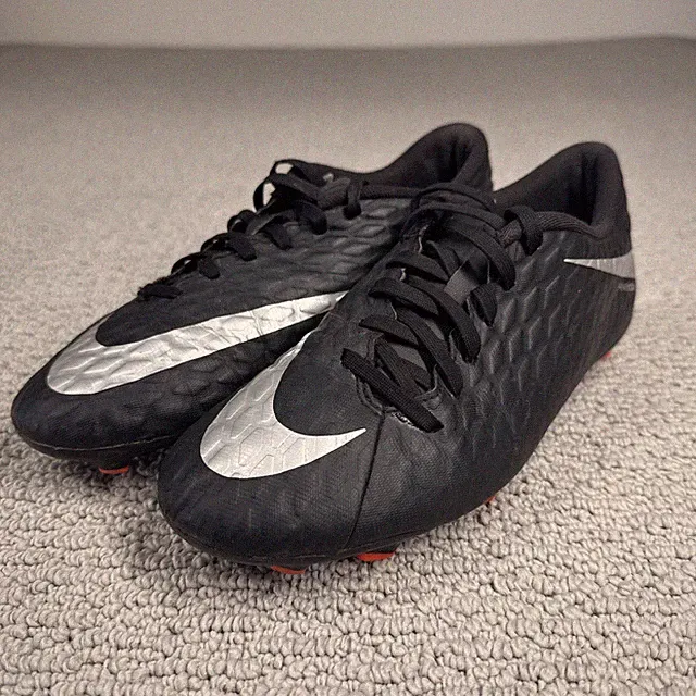 Nike Hypervenom FG Soccer Cleats 852547 001 Black/Silver Men Size 7