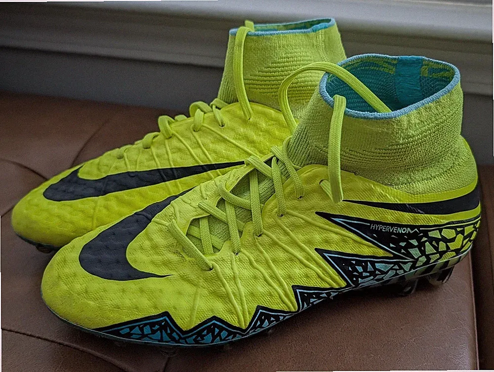 Nike Hypervenom Phantom 2 AG-R Volt Turquoise Soccer Cleats - Size 7.5