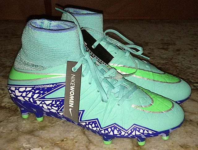 NIKE Hypervenom Phantom II DF FG Hyper Turquoise Green Soccer Cleats NEW Women 6